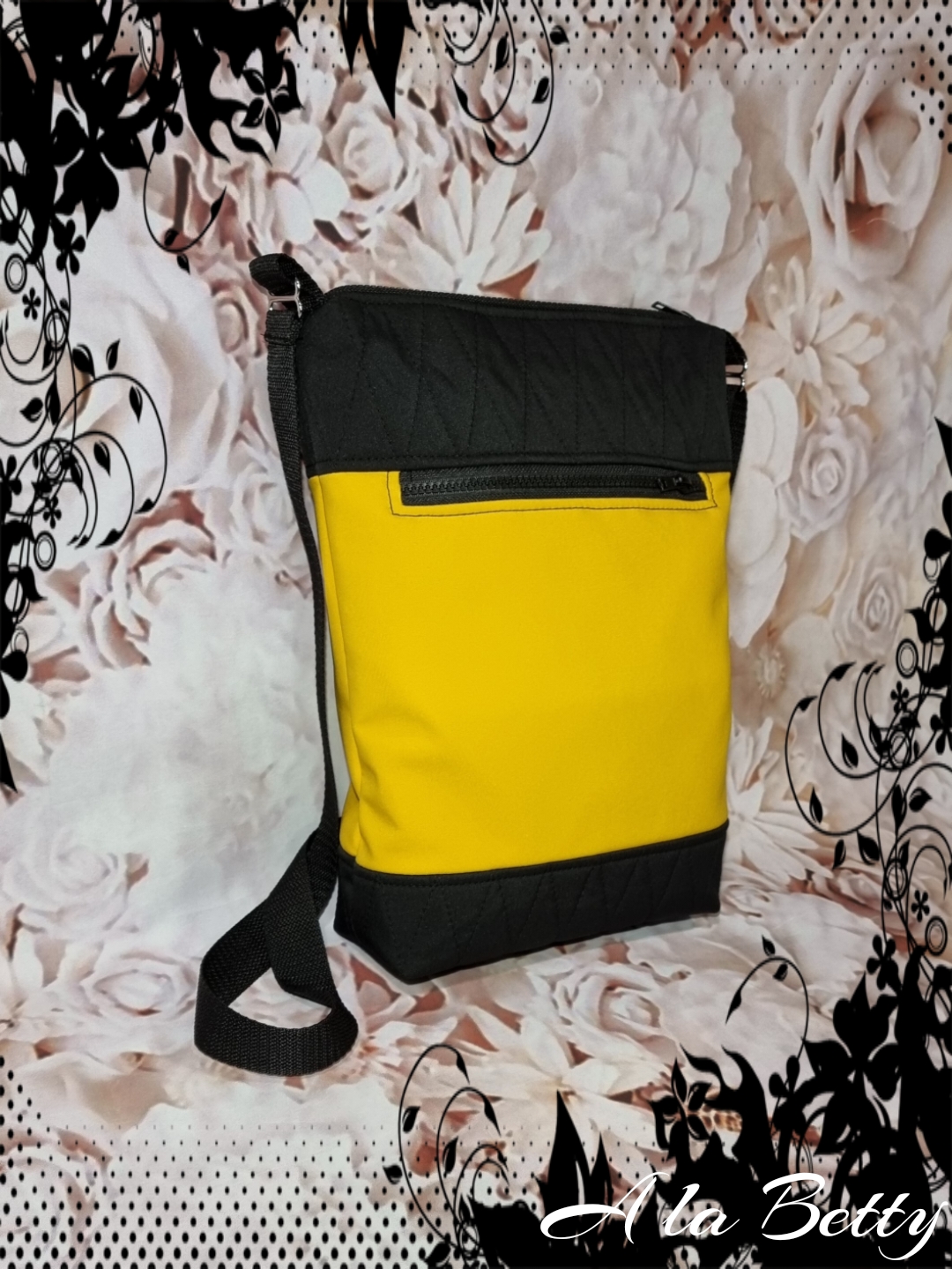 SPORTOVNÍ DÁMSKÁ CROSSBODY KABELKA